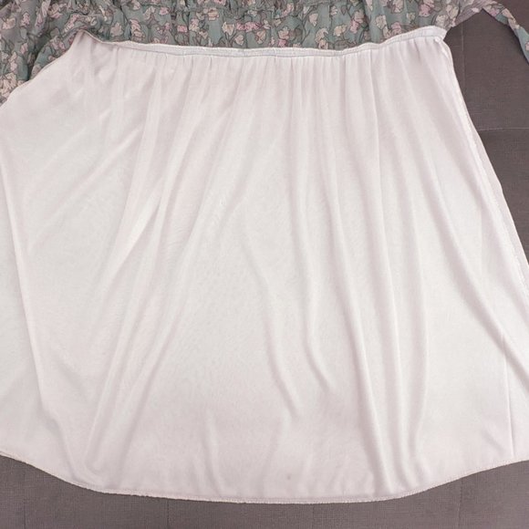 Shabby Chic Yumi Floral and Lace Mini Dress - Picture 9 of 13